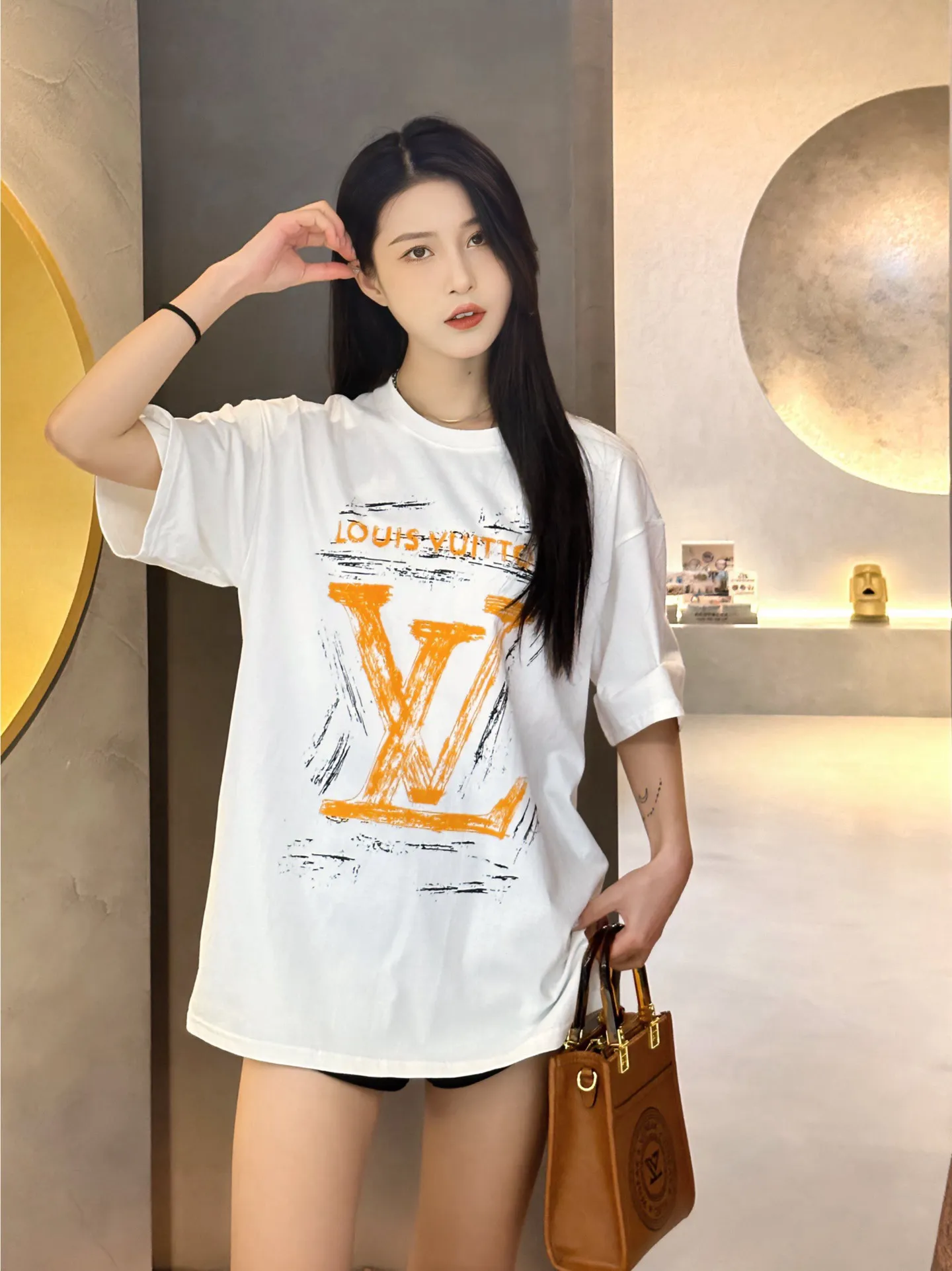 Louis Vuitton/ logo